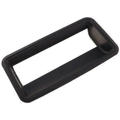 TAILGATE HANDLE POCKET